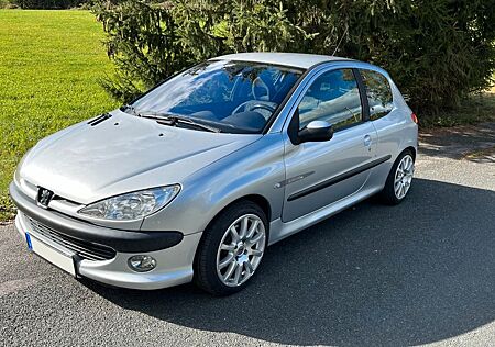 Peugeot 206 1.6 16V Quiksilver