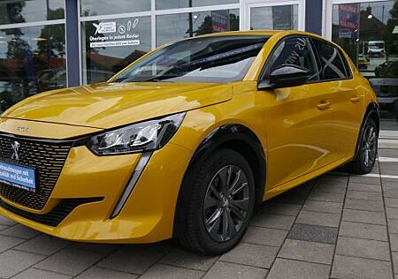 Peugeot 208 Elektromotor 136 Allure Pack SHZ NAVI