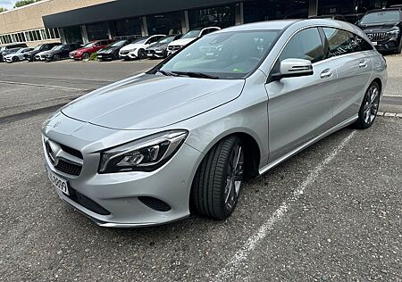 Mercedes-Benz CLA 220 Shooting Brake CLA 220 4MATIC DCT Urban