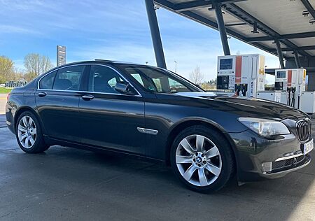 BMW 730D VOLLAUSSTATTUNG/KEYL.GO/HEADUP/SITZBELÜFT.
