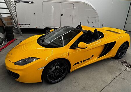 McLaren MP4-12C V8 Spider MSO Vulcano Yellow 1 Besitz