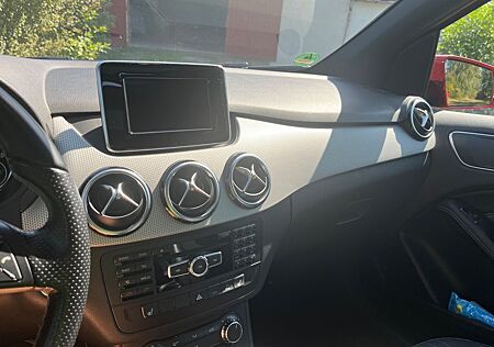 Mercedes-Benz B 180 BlueEFFICIENCY Edition 1 Edition 1