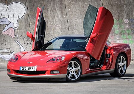 Chevrolet Corvette C6 6.0 V8 Coupé with LamboDoors