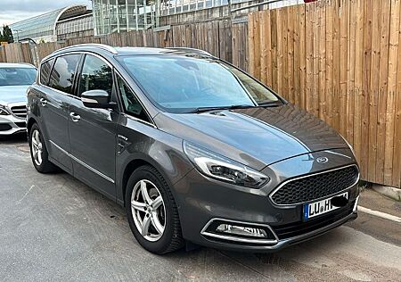 Ford S-Max VIGNALE/2.0/Bi-Turbo 210 PS/7 Sitzer