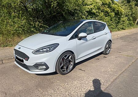 Ford Fiesta 1,5 EB ST mit Leder-Exklusiv