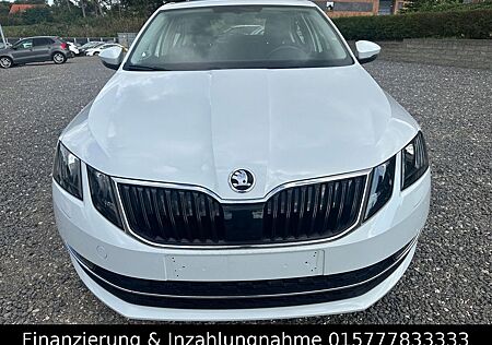 Skoda Octavia Lim Style Automatik Kamera ACC 90 PS