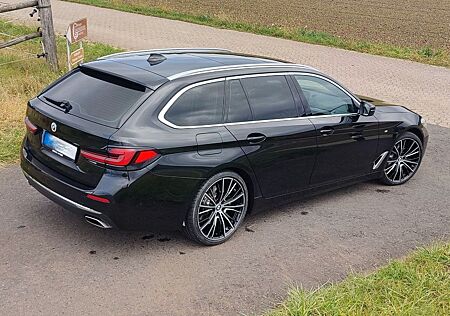 BMW 530 d Touring Luxury Line Laserlicht Pano