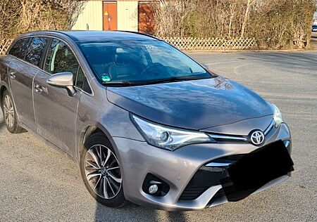 Toyota Avensis 2,0-l-D-4D Business Ed. Touring Spor...