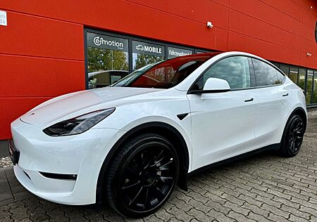 Tesla Model Y Long Range AWD*white/black*20"*one owner