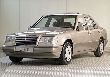 Mercedes-Benz E 200 W124 5-Gang Scheckheft Toppzustand