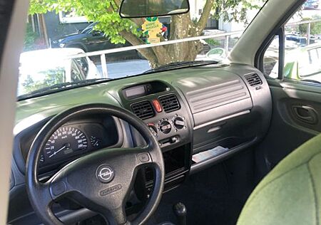 Opel Agila 1.0 -