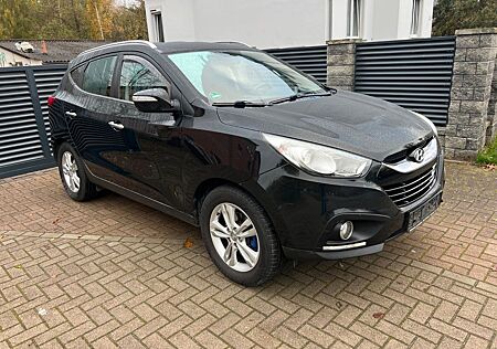 Hyundai ix35 TUCSON IX 35 TÜV NEU! 4X4! LEDER! AUTOMATIK! AHK