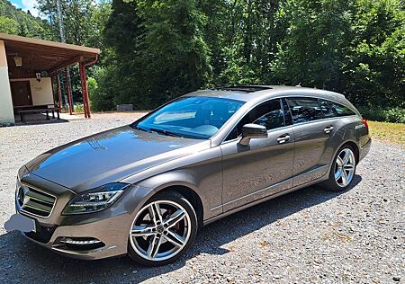 Mercedes-Benz CLS 350 Shooting Brake Tüv 5/27 Matrix, Teille..