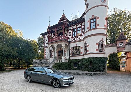 BMW 540i xDrive Touring A - LUXURY Paket / VOLLAUSST