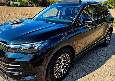 VW Tiguan Volkswagen 1.5 eTSI DSG Elegance AHK PANO NAVI Alu