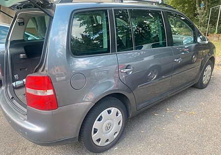 VW Touran Volkswagen 1.9 TDI 77kW DSG Basis Basis