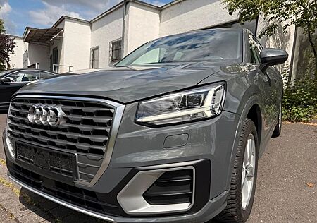 Audi Q2 30 TFSI sport, LED, Navi, AHK, TOP