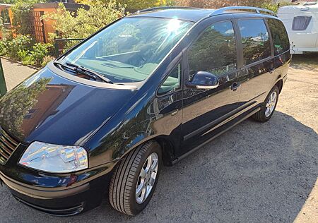 VW Sharan Volkswagen 2.0 8V TDI BlueMotion mit Tempomat