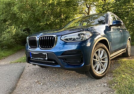 BMW X3 xDrive 20i ADVANTAGE