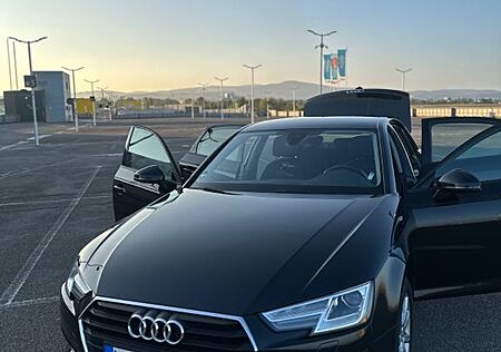 Audi A4 2.0 TFSI S tronic -