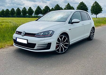 VW Golf Volkswagen - 2.0 FSI CHHA -GTI Performance