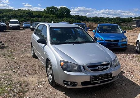 Kia Cerato 1.6 LX Kombi
