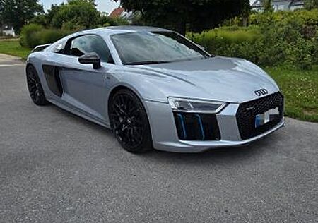 Audi R8 5.2 FSI plus S tronic quattro -