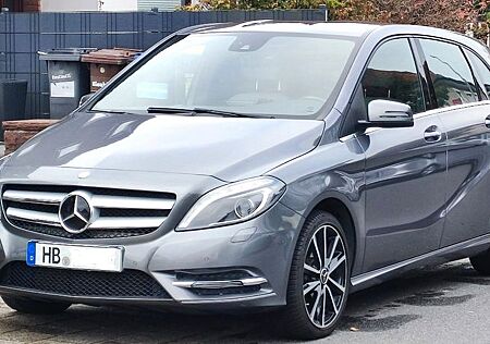 Mercedes-Benz B 200 - Dist., el. memory Sitze, Leder, Navi,