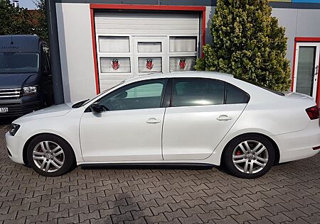 Volkswagen Jetta VI Highline Hybrid Vollausstattung Garanti
