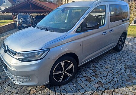 VW Caddy Volkswagen 1.5 TSI BMT (5-Si.) Style+LED+2 x Schiebet