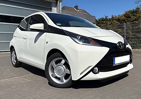 Toyota Aygo (X) Aygo (X) 1,0-l-VVT-i x-play touch x-play touch