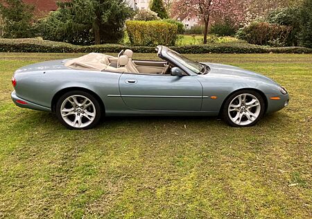 Jaguar XK8 Cabriolet -