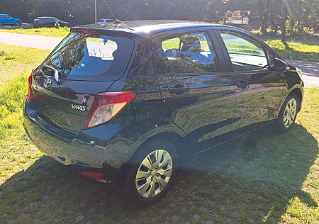 Toyota Yaris 1,0-l-Dual-VVT-i -