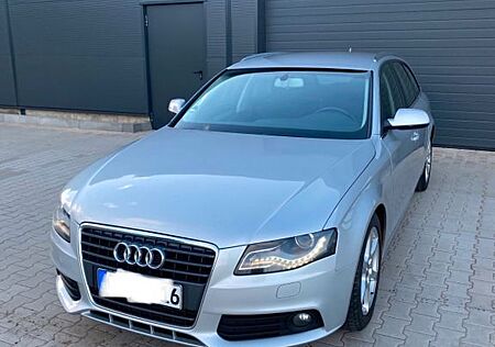 Audi A4 2.7 TDI (DPF) multitr. Attraction Avant A...