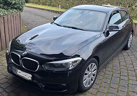 BMW 116i - Schwarz - 2türer