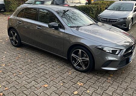 Mercedes-Benz A 220 DCT -