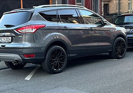 Ford Kuga 1,6 EcoBoost 4x4 134kW Titanium Autom. ...