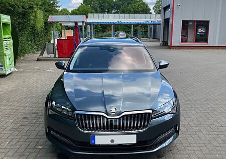 Skoda Superb 2.0 TDI SCR DSG PREMIUM EDITION Combi...
