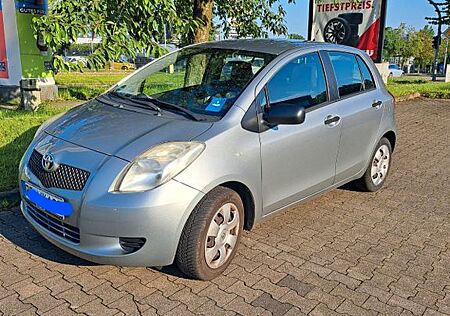 Toyota Yaris 1,0-l-VVT-i -