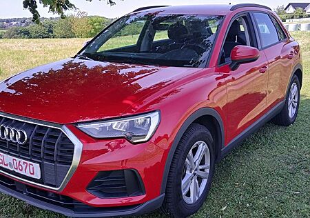 Audi Q3 35 TDI quattro basis
