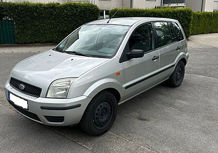 Ford Fusion 1,4 16V + +
