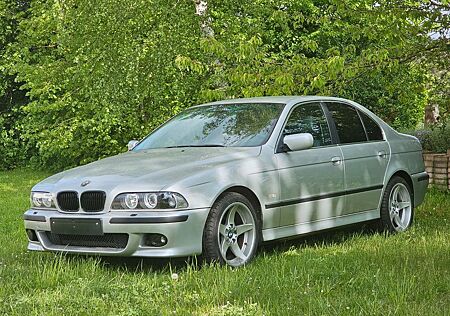 BMW 523i