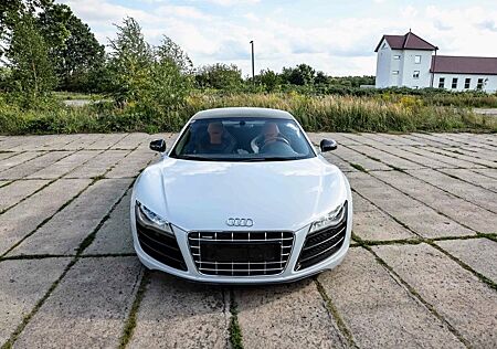 Audi R8 5.2 FSI quattro -600Hp