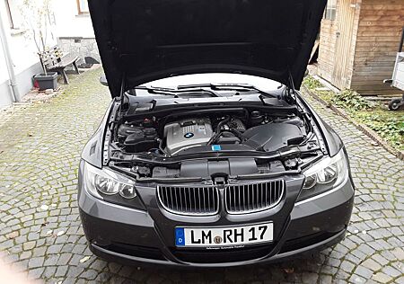 BMW 325i -