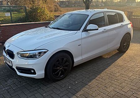 BMW 118i Sport Line Sport Line