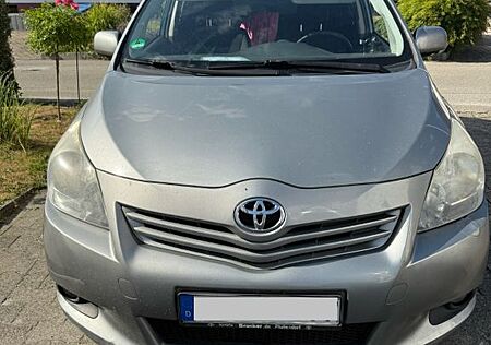 Toyota Verso 2.2l D-4D Executive Automatik Executive