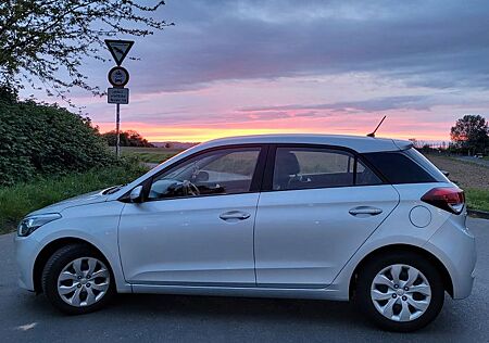 Hyundai i20 1.2 Classic | 84PS | *Klima* & UNFALLFREI