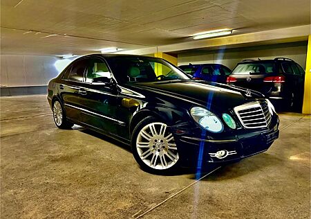 Mercedes-Benz E 500 4MATIC AVANTGARDE / Extrem gepflegt