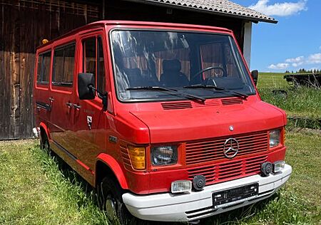 Mercedes-Benz T-Klasse 1 601KB Feuerwehrauto H-Zulassung