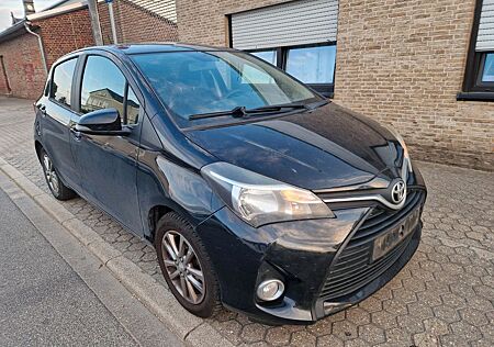 Toyota Yaris 1,4-l-D-4D TÜV * Klima * AHK *